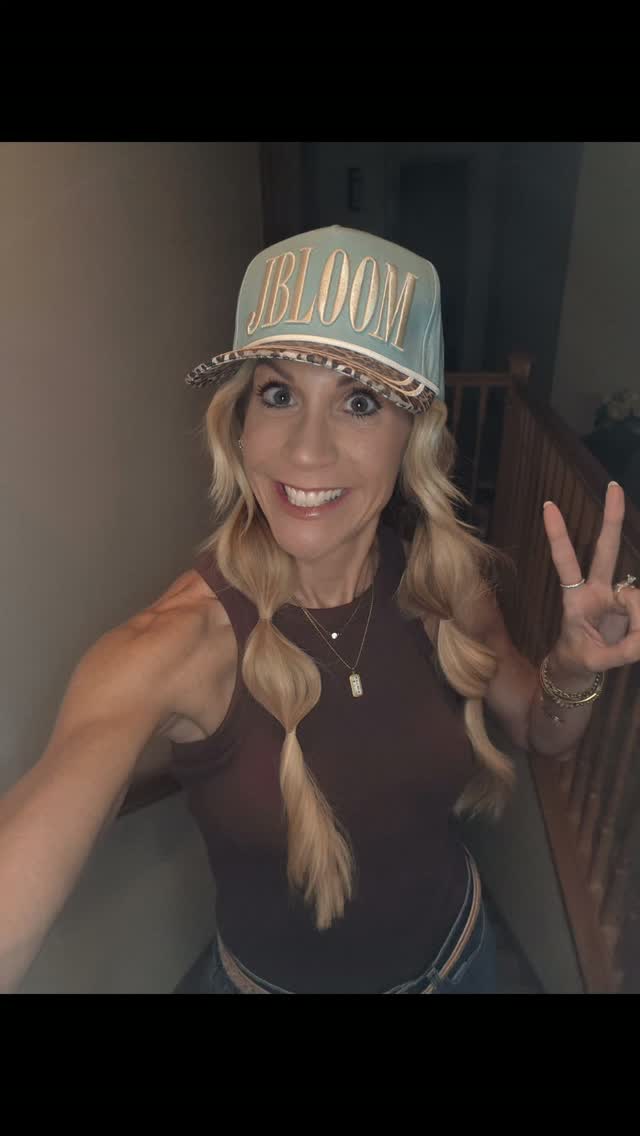 What a weekend! 💛

A huge THANK YOU to everyone who stopped by my booth at the Scott County Fair! Whether you got linx'd with permanent jewelry, shopped the collection, or simply stopped to say hi, I appreciate each and every one of you.

It wasn't always glamorous, but it was SO much fun, and I loved meeting so many amazing people! Thank you for making this year's fair one to remember...especially in the heat 🔥I already can't wait to do it all again next year! ✨🎡💍